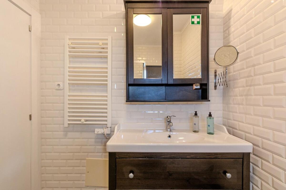 Old Town Sea View Apartment *