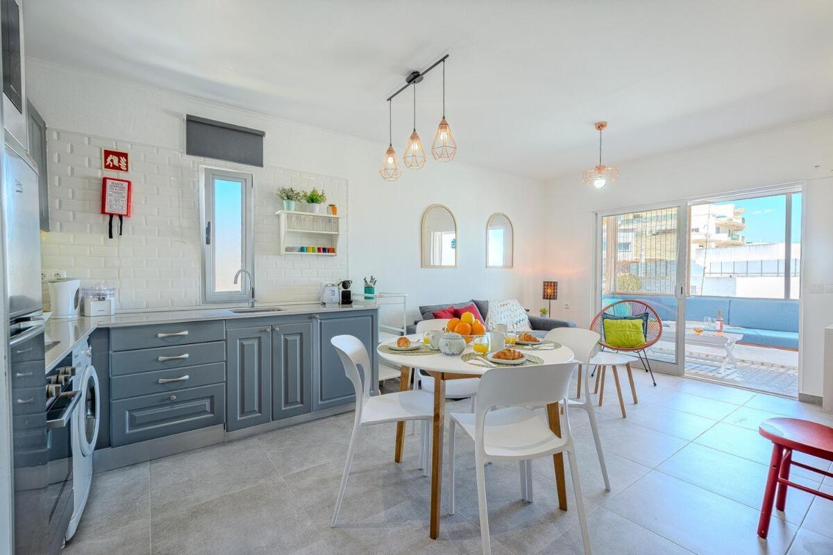 Old Town Sea View Apartment