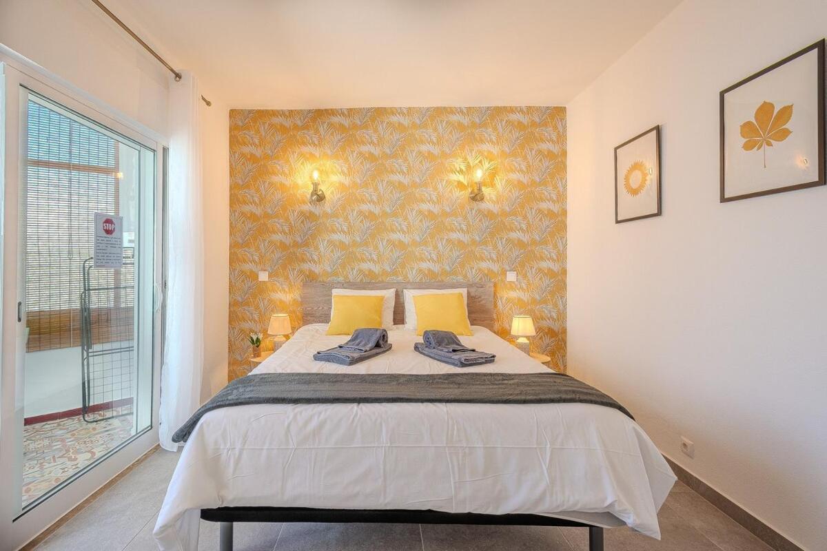Old Town Sea View Apartment